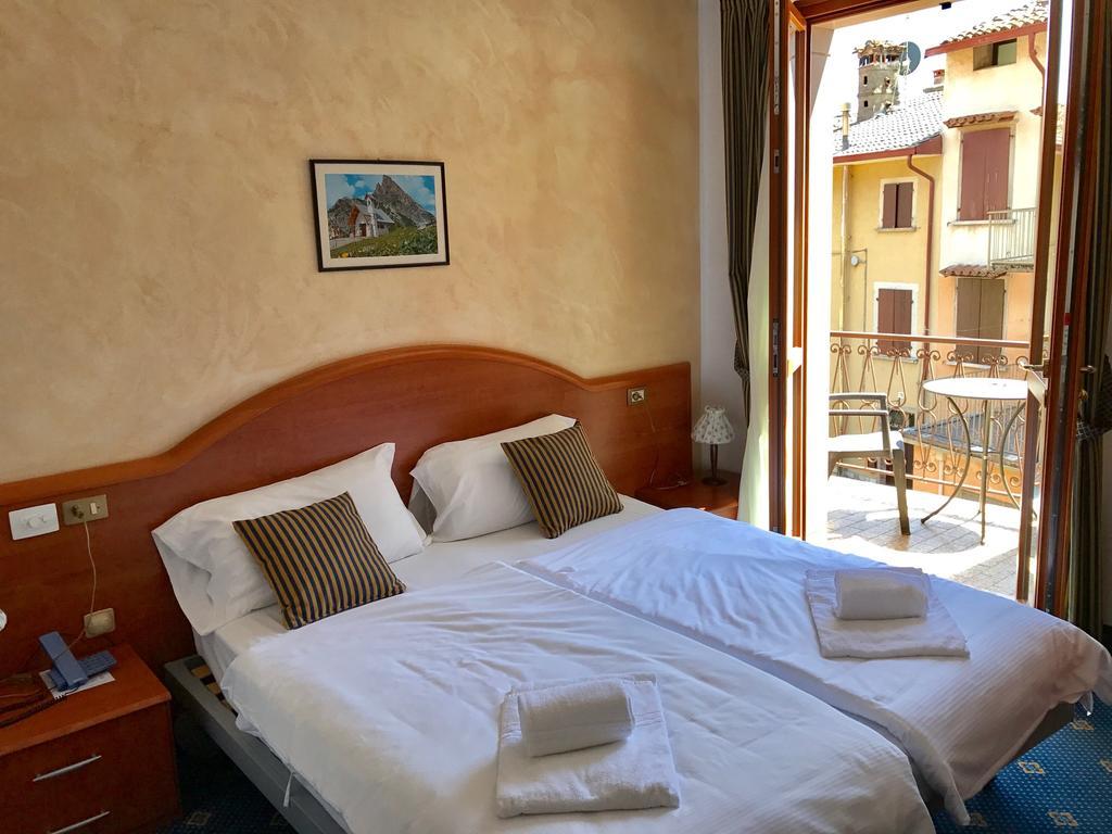 Double Room with Balcony,673041078:JPEG